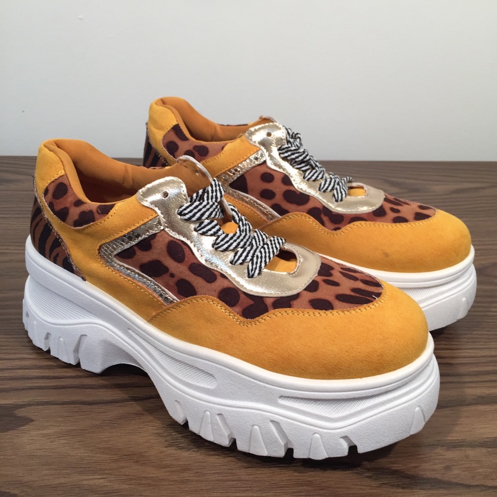 Bamboo leopard print yellow platform sneakers 6.5